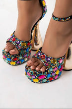 Load image into Gallery viewer, All eyes on me Chunky Sandal
