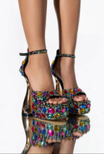 Load image into Gallery viewer, All eyes on me Chunky Sandal
